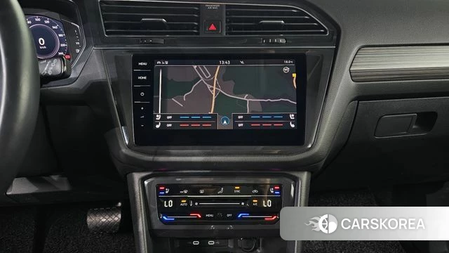 Volkswagen Tiguan Allspace 2023 Белый из Кореи, фото 6