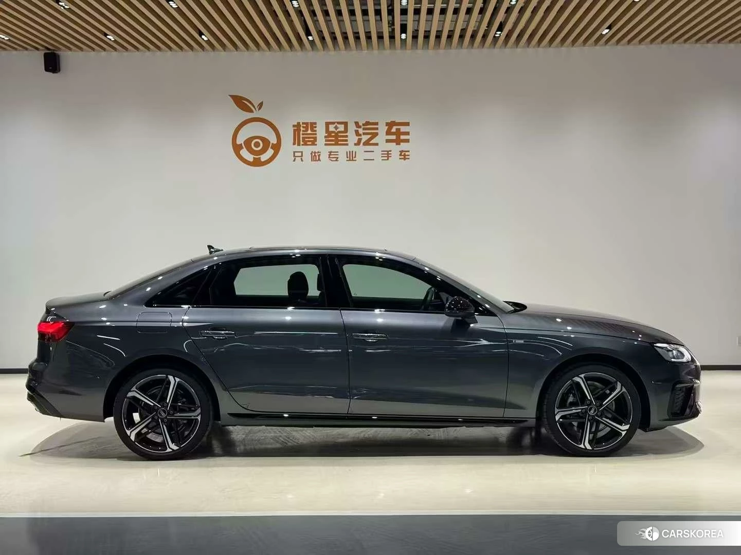 Audi A4L 2025 Темно-серый из Китая, фото 6