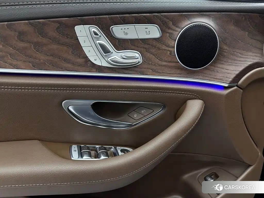 Mercedes-Benz E-Class 2022 Черный из Китая, фото 6
