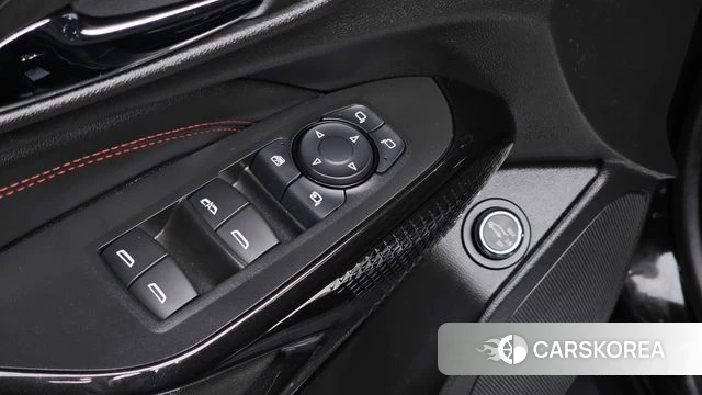 Chevrolet (GM Daewoo) Trax Crossover 2023 Черный из Кореи, фото 6