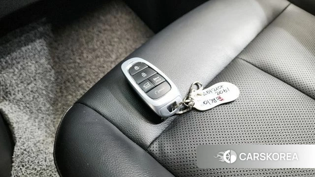 Hyundai Staria 2022 Белый из Кореи, фото 6