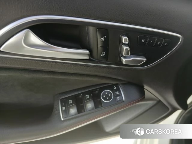 Mercedes-Benz A-Class W176 2018 Белый из Кореи, фото 6