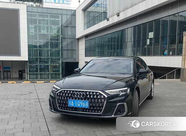 Audi A8 2023 Черный из Китая, фото 6