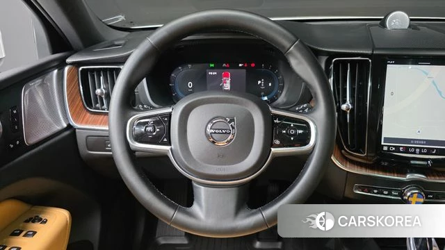 Volvo XC60 second Generation 2022 Белый из Кореи, фото 6