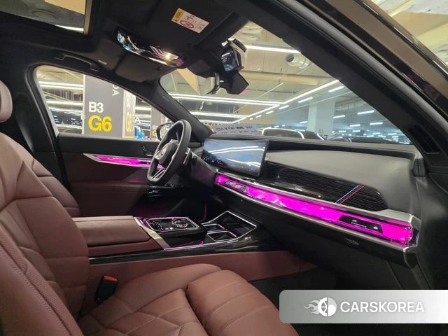 BMW 7 Series (G70) 2025 Черный из Кореи, фото 6
