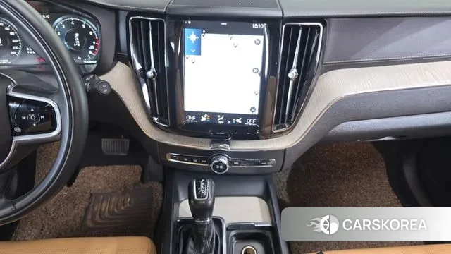 Volvo XC60 second Generation 2018 Белый из Кореи, фото 6