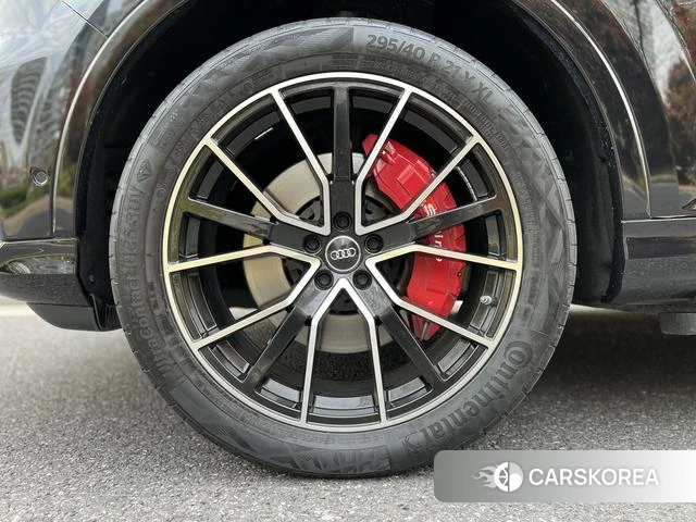 Audi Q7 2021 Черный из Китая, фото 6