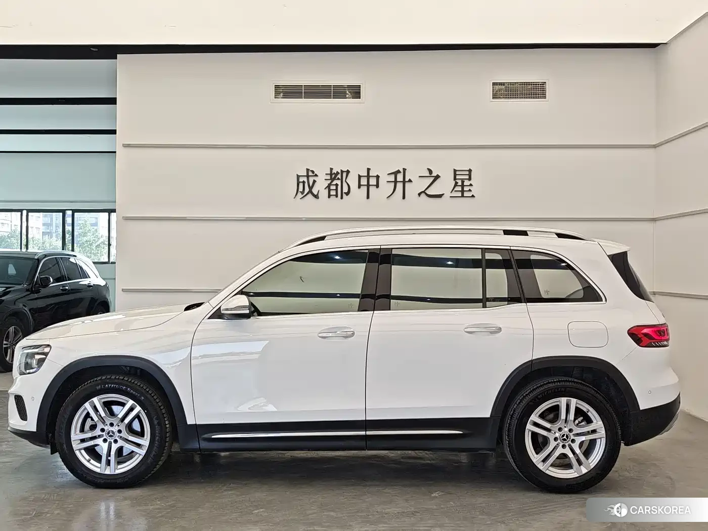 Mercedes-Benz GLB 2023 Белый из Китая, фото 6