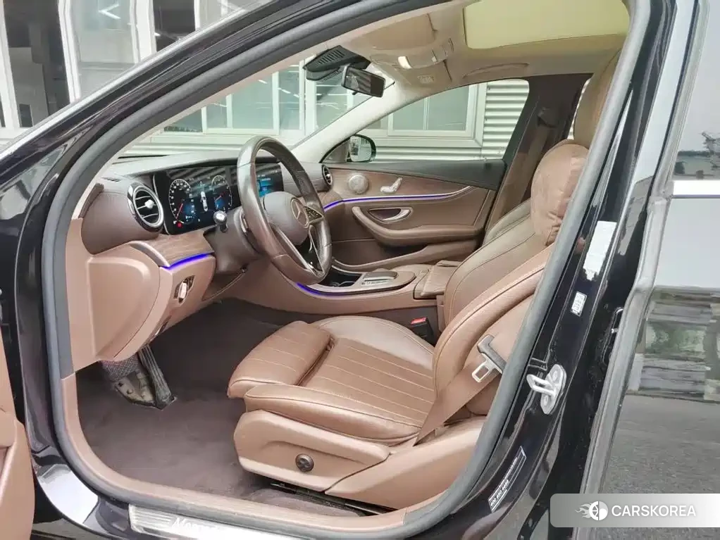 Mercedes-Benz E-Class 2022 Черный из Китая, фото 6
