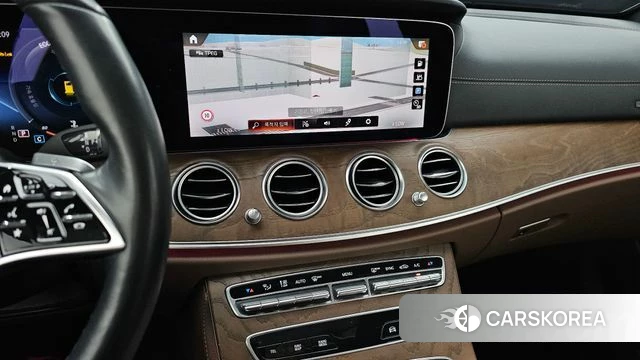 Mercedes-Benz E-Class W213 2022 Белый из Кореи, фото 6