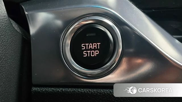 Kia Niro Plus 2022 Серебряный из Кореи, фото 6