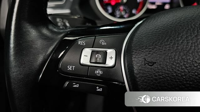 Volkswagen Tiguan second Generation 2019 Белый из Кореи, фото 6