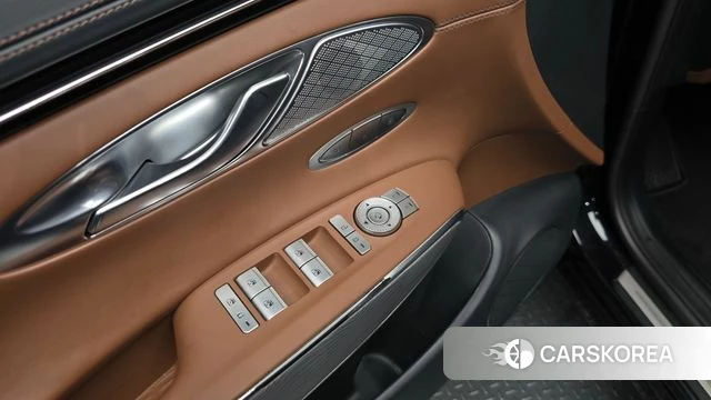 Genesis GV70 2021 Черный из Кореи, фото 6