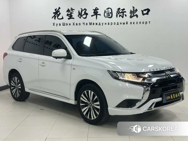 Mitsubishi  Outlander 2022 Белый из Китая, фото 6