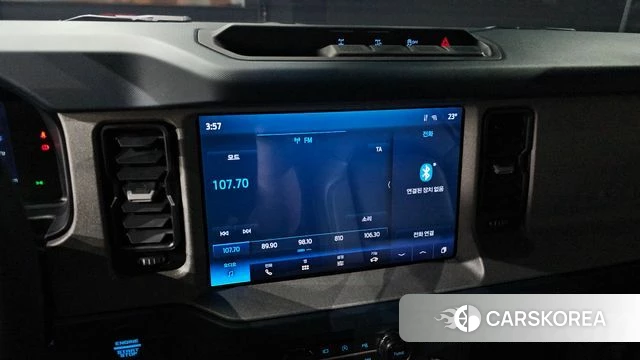 Ford Bronco 6th Generation 2024 Серебристо-серый из Кореи, фото 6