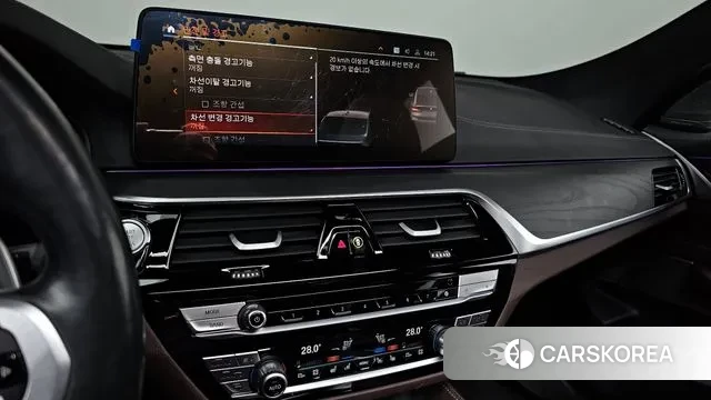 BMW 6 Series GT (G32) 2022 Серебристо-серый из Кореи, фото 6