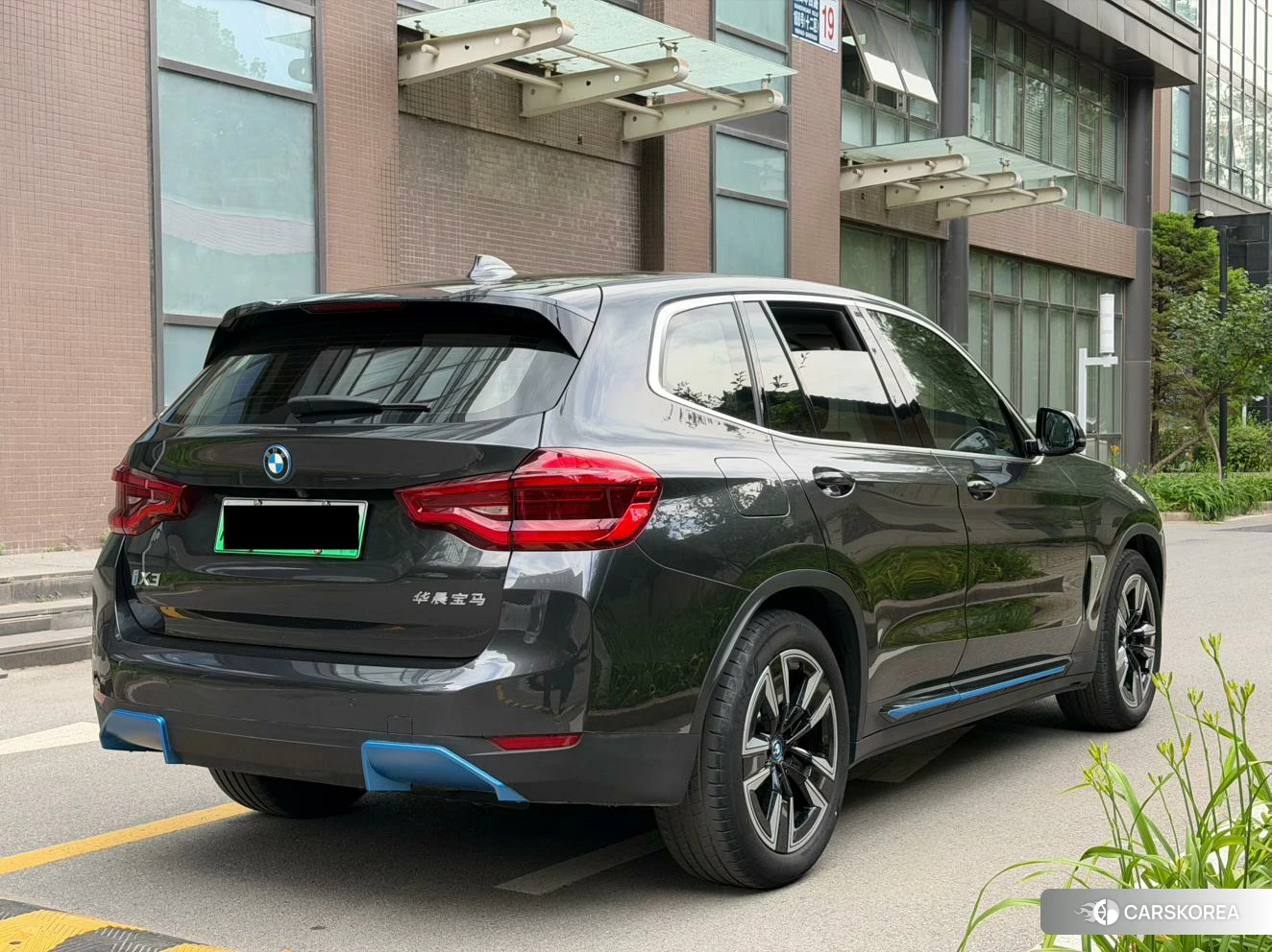 BMW iX3 2020 Темно-серый из Китая, фото 6