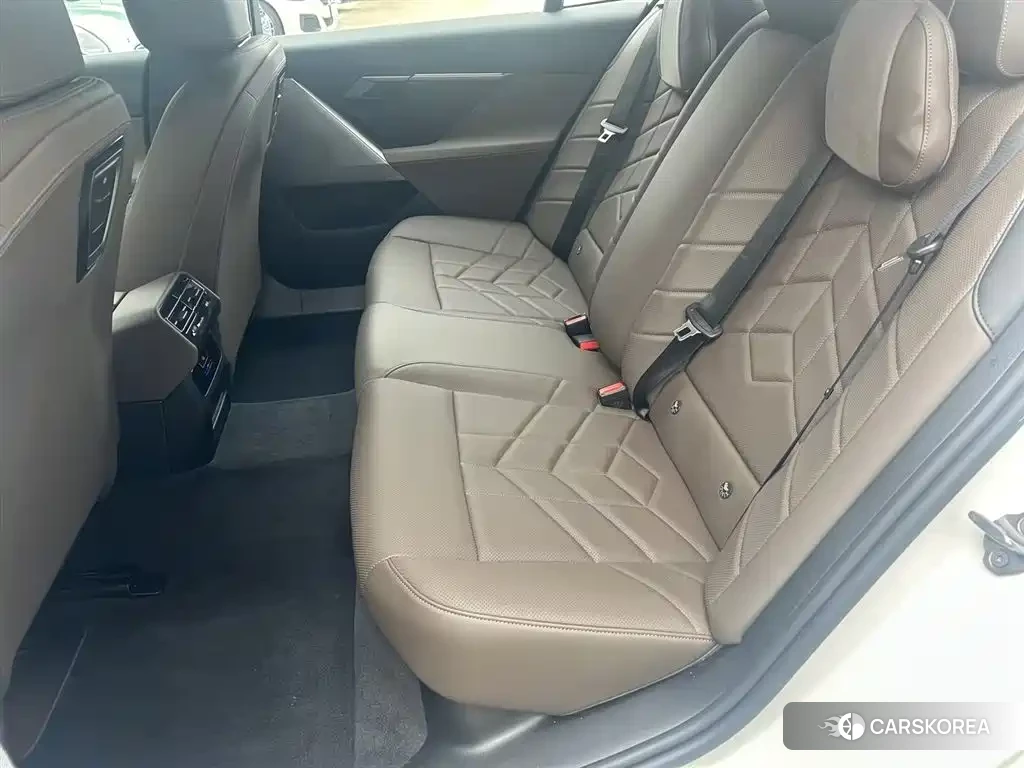 BMW i5 2025 Белый из Китая, фото 6