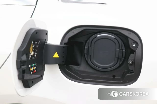 Mercedes-Benz C-class PHEV 2024 Белый из Китая, фото 6