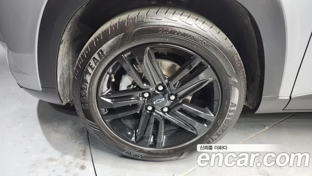 Chevrolet (GM Daewoo) Trax Crossover 2023 Серебристо-серый из Кореи, фото 6