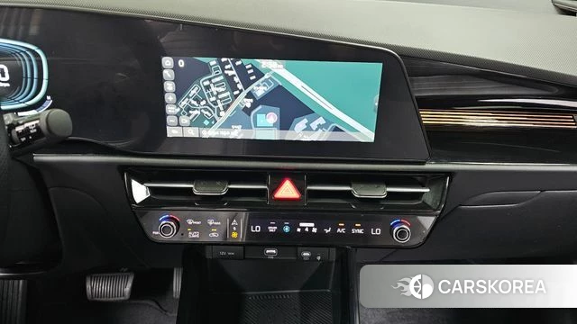 Kia Di Ol Nu Niro 2024 Белый из Кореи, фото 6