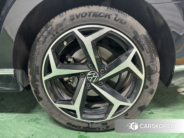Volkswagen Magotan 2023 Черный из Китая, фото 6