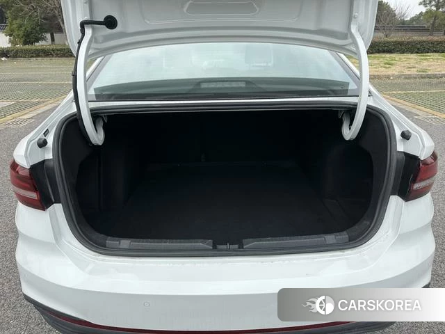 Volkswagen Lavida 2023 Белый из Китая, фото 6