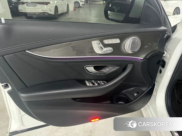 Mercedes-Benz E-Class W213 2022 Белый из Кореи, фото 6