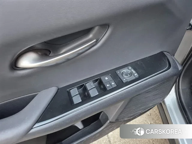 Lexus UX250h 2023 Серебряный из Кореи, фото 6