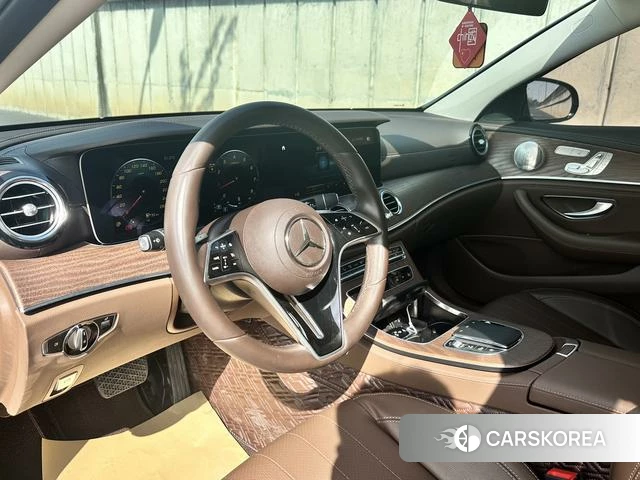Mercedes-Benz E-class 2023 Черный из Китая, фото 6