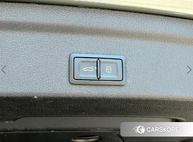 Audi Q3 (F3) 2023 Серый из Кореи, фото 6