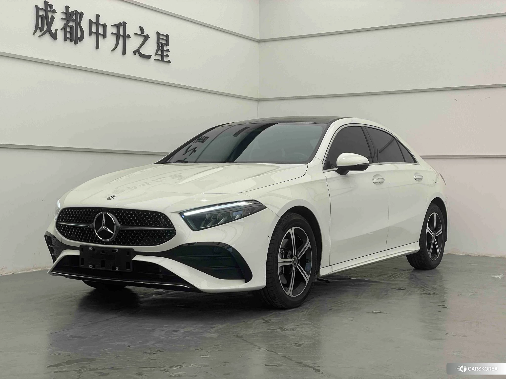 Mercedes-Benz Class A 2023 Белый из Китая, фото 6