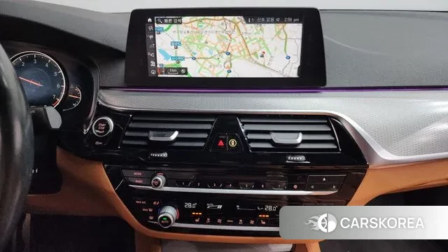 BMW 5 Series (G30) 2018 Синий из Кореи, фото 6