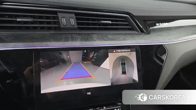 Audi e-Tron 2021 Белый из Кореи, фото 6