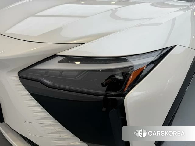 Lexus RZ 2023 Белый из Китая, фото 6