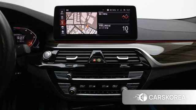 BMW 5 Series (G30) 2022 Цвет тростника из Кореи, фото 6