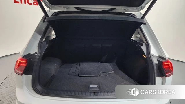 Volkswagen Tiguan second Generation 2020 Белый из Кореи, фото 6