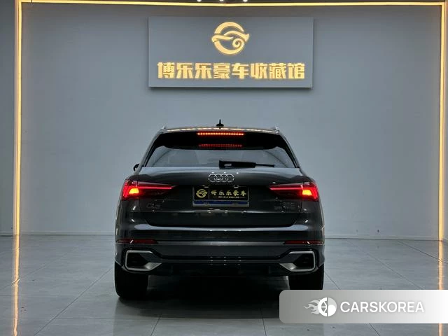 Audi Q3 2024 Серебристо-серый из Китая, фото 6