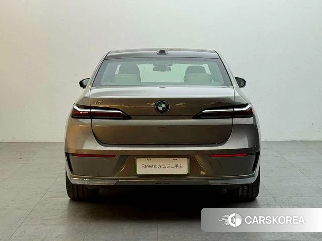 BMW i7 2023 Темно-серый из Китая, фото 6