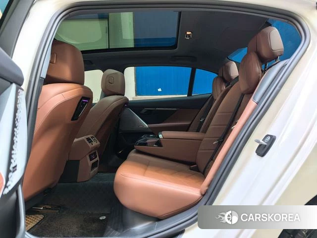BMW 5 series 2025 Белый из Китая, фото 6