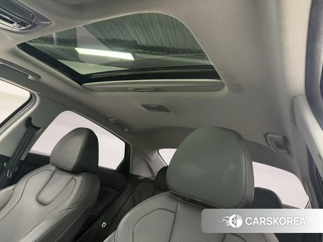 Hyundai Elantra 2023 Зеленый из Китая, фото 6