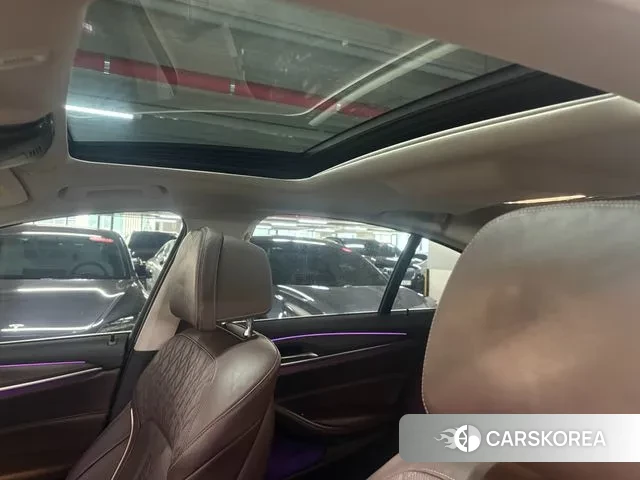 BMW 5 Series (G30) 2018 Белый из Кореи, фото 6