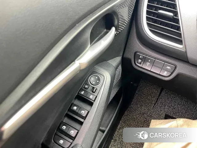 Kia Seltos 2022 Белый из Кореи, фото 6