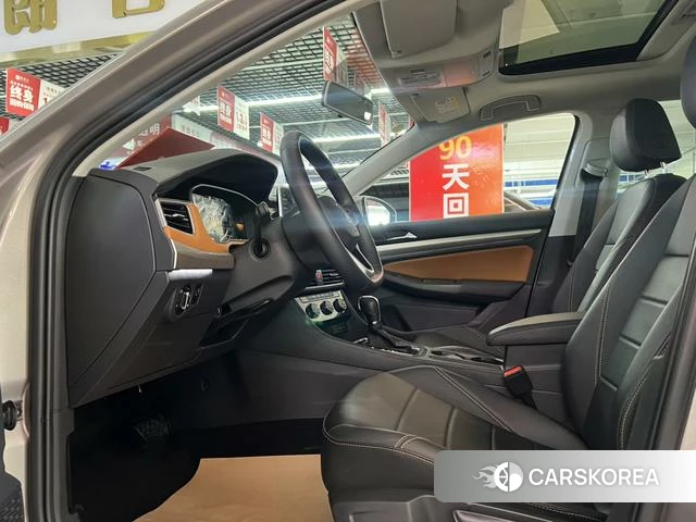 Volkswagen Bora 2023 Шампань из Китая, фото 6