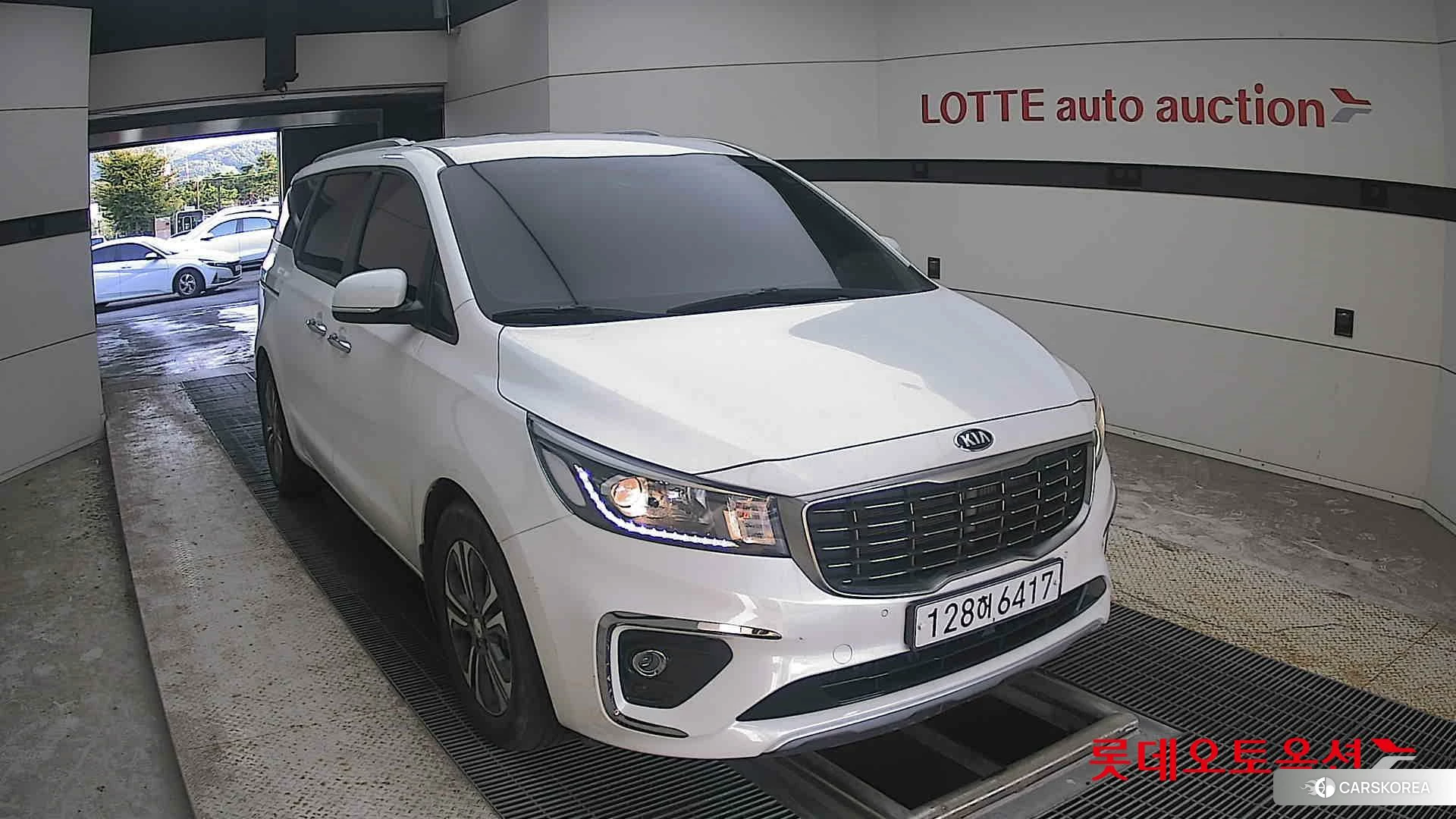 Kia Carnival 2020 Snow White Pearl (optional) из Кореи, фото 6