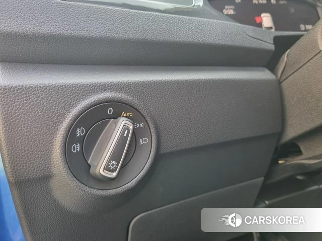 Volkswagen T-Roc 2022 Синий из Кореи, фото 6