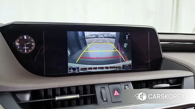 Lexus ES300h 7th generation 2020 Белый из Кореи, фото 6