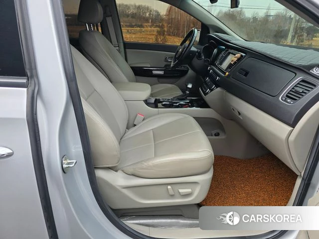 Kia The New Carnival 2019 Серебряный из Кореи, фото 6