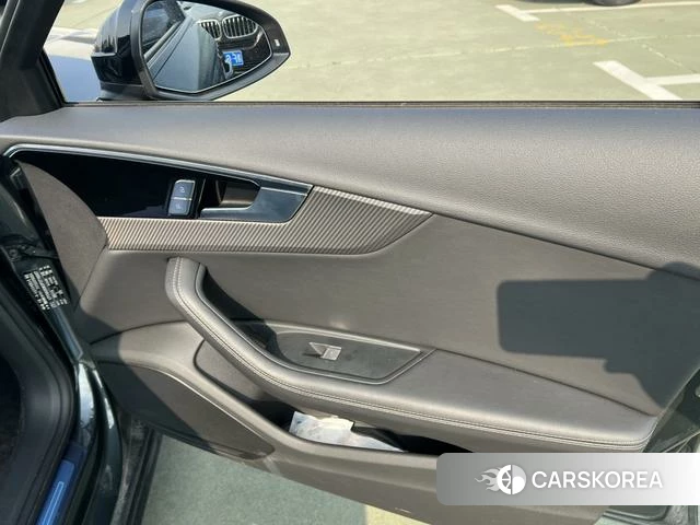 Audi A4L 2024 Темно-серый из Китая, фото 6