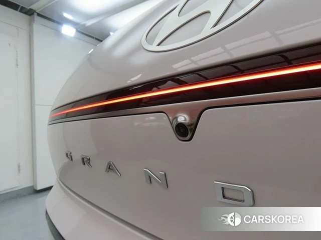 Hyundai Grandeur (GN7) 2023 Белый из Кореи, фото 6